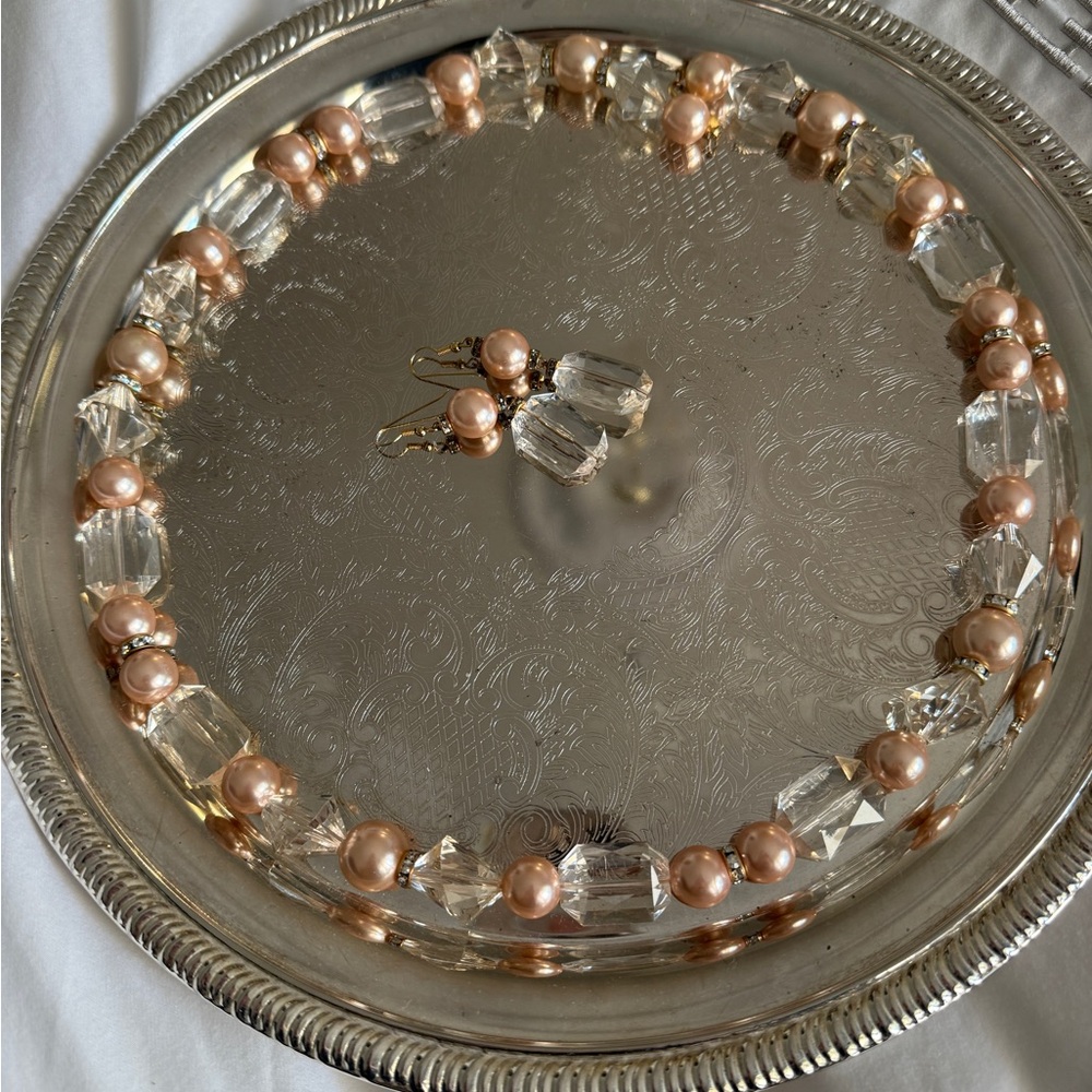 Joan rivers/Joan’s collectible Pearl and Crystal Earrings/ Necklace Set